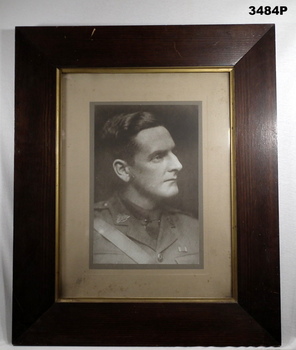 Portrait B & W photo in a large frame WW1.