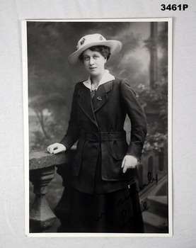 Photograph of a lady during WW1.