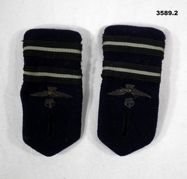  Two RAAF shoulder rank epaulettes.