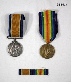Two medals and ribbon set WW1.