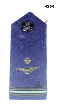 Single RAAF uniform shoulder epaulette.