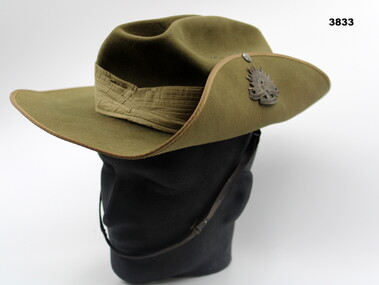 Australian Slouch hat with pugaree and badge