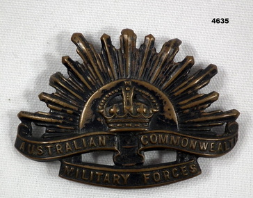 Badge - RISING SUN, C.1939 - 45