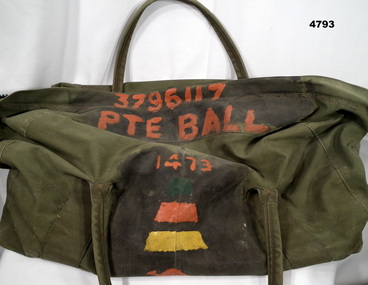 Green zip top Army issue kit bag