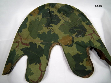 Camouflage cotton helmet cover in octopus shape.