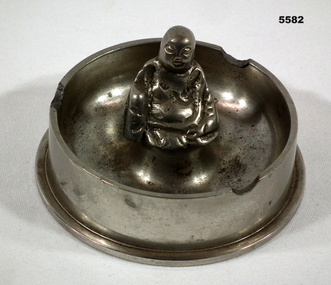 Memorabilia - TRENCH ART, ASH TRAY, 1941 - 1945