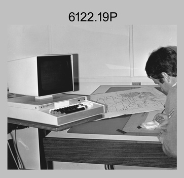 AUTOMAP 1 Production Air Survey Squadron - Army Survey Regiment, Bendigo. c1980.