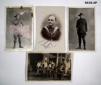 Photograph postcards of soldiers and a group WW1.