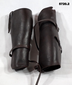 Brown leather light horseman leggings.