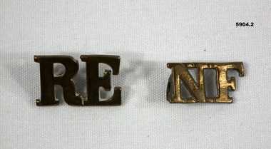 Badge - LETTER BADGES WW1, C. 1914 - 18