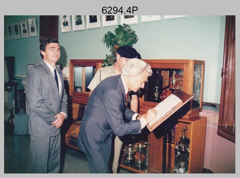 Prime Minister Hon RJ Hawke AC GCL’s Visit to the Army Survey Regiment, Fortuna, Bendigo. March 1990. 