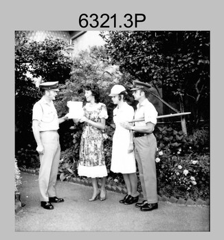 Presentation to Charity Organisation at the Army Survey Regiment, Fortuna Villa, Bendigo. 1984.