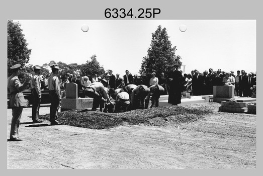 Military Funeral, Army Headquarters Survey Regiment Personnel Mildura, 1968. 