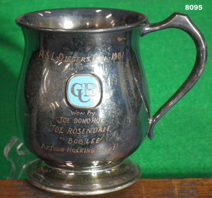 CUB Diggers Day Bowls trophy.