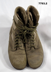 COMBAT ARMY BOOTS - PAIR.