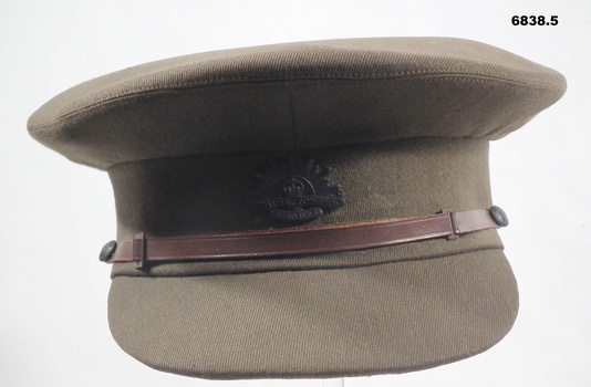 Service dress - Khaki Officers Peaked cap.