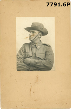 Unidentified soldiers from the Dawson collection
