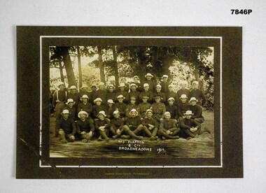 Group photo of soldiers in 1917.