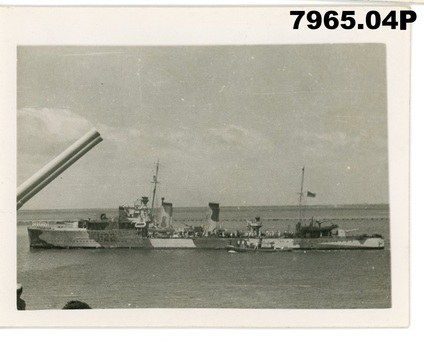 1941 04 Mediterranean HMS Diamond sunk evacuation of Greece.jpg