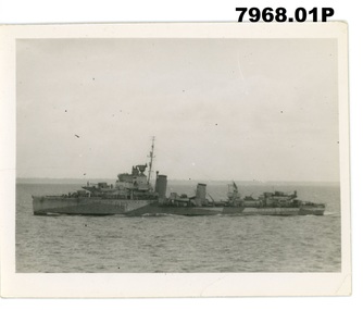 1942 02 Singapore  Port side view of the destroyer HMS Express (H61)..jpg