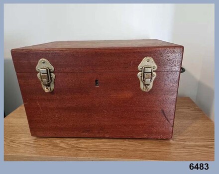 Wooden Oak Box - Contains a green stereoscope with accessories