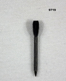 Arrow shaped Splintex dart.