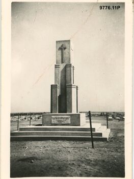 9776.11P Western Desert Tobruk Simple monument erected at Tobruk while garrison was still beleaguered September 1941