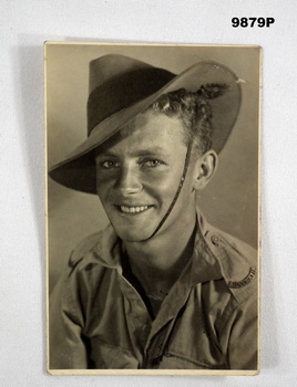 Sepia toned photograph of an Australian Soldier in uniform.