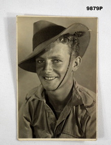 Sepia toned photograph of an Australian Soldier in uniform.