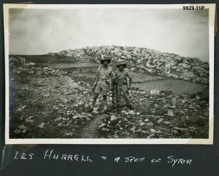 Leslie Hurrell NGX22 with an unidentified comrade in Syria
