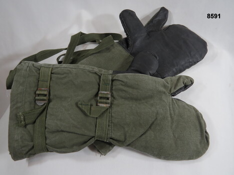 Waterproof cotton snow gloves, leather handcover.