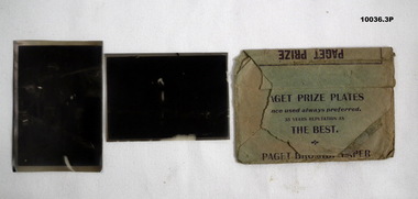Negatives of photos and pouch WW1.