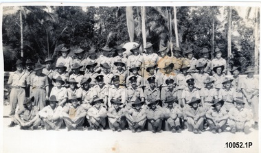Large group of RAAF service personel.
