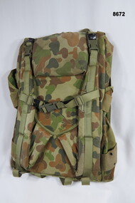 Disruptive pattern, field back pack.