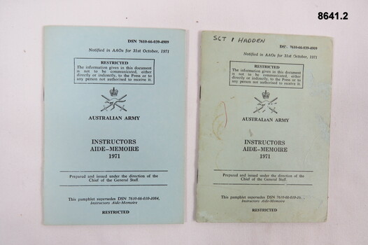 Small Instruction and lesson booklet.