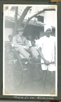 9931.08P Mick D in rickshaw