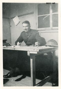 9932.14P Brown Attempting to work Gaza 1940