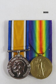 Medal set of two (2) WW1.