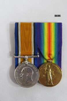 Medal set of two (2) WW1.