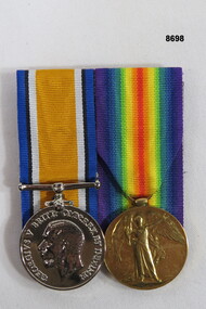 Medal set of two (2) WW1.
