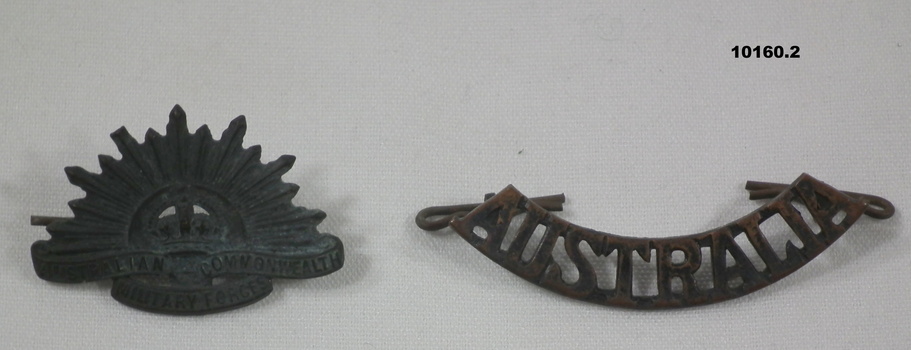 Rising Sun Collar badge and 'Australia' shoulder badge.