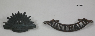 Rising Sun Collar badge and 'Australia' shoulder badge.