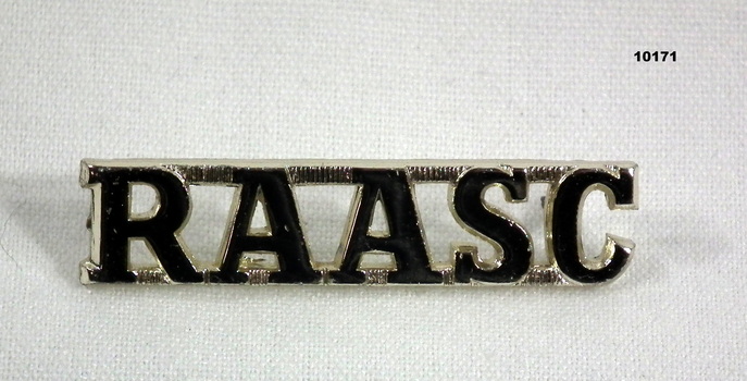 RAASC metal shoulder badge.