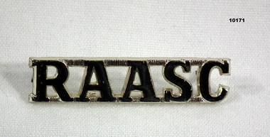 RAASC metal shoulder badge.