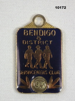 Metal and enamel Bendigo District Servicemen's Club badge.