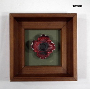 3D Red poppy in a wooden frame.