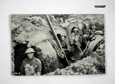 WW1, black and white photo of Australian Soldiers.