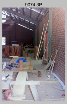 Construction of Lithographic Squadron’s new Printing Building at Fortuna, Bendigo, 1989.
