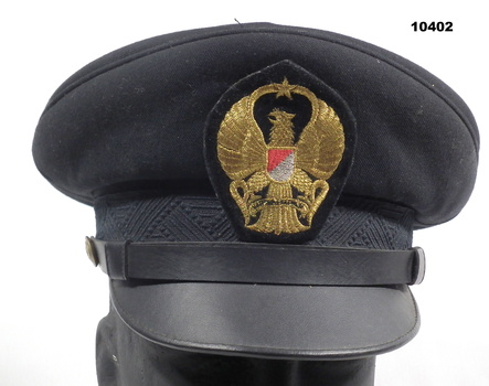 Indonesian Officers cap - peaked in black.