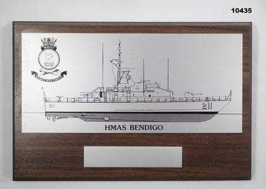 Timber plaque for an HMAS BENDIGO award.